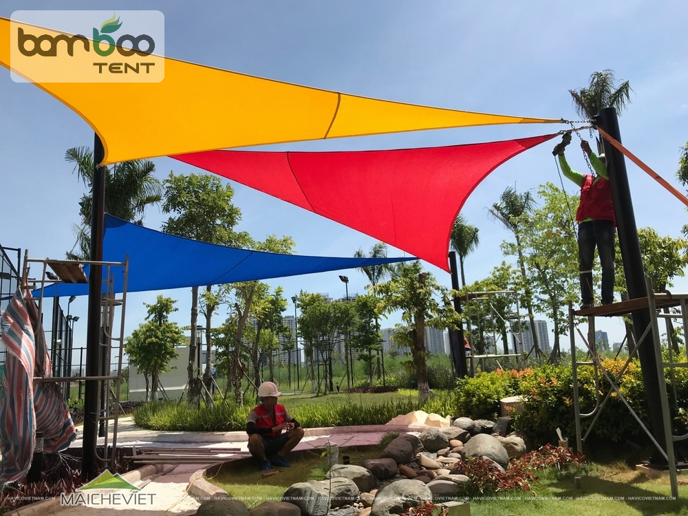 Bạt che nắng tam giác