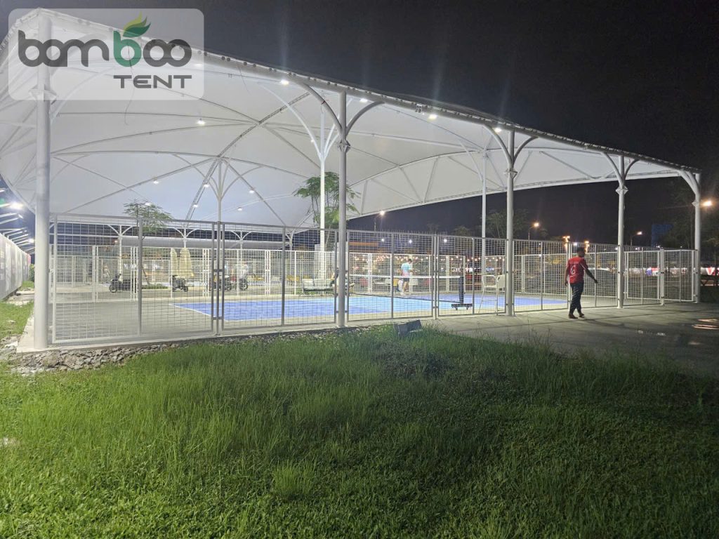 Mái Vòm Sân Pickleball Đẹp bằng bạt căng PVDF