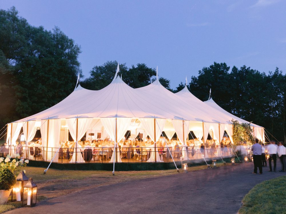 Lều sự kiện ngoài trời