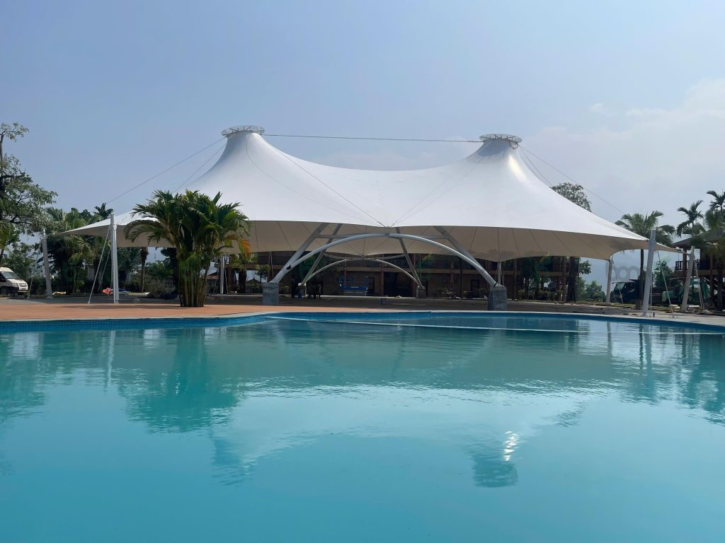 Mái che chóp đôi PVDF